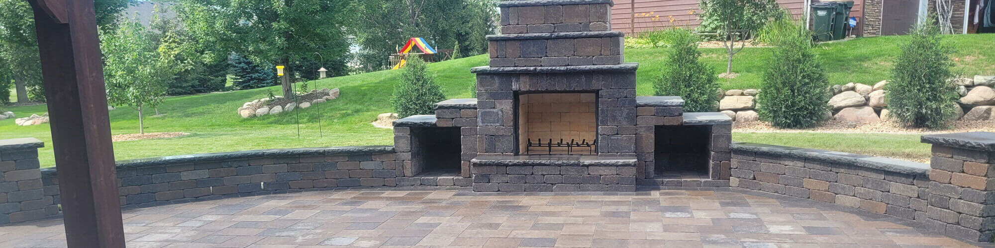 Outdoor fireplace